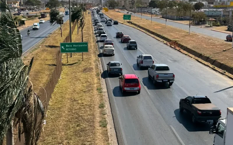 Acidente na BR-040 causa congestionamento e mobiliza equipes de resgate em Valparaíso